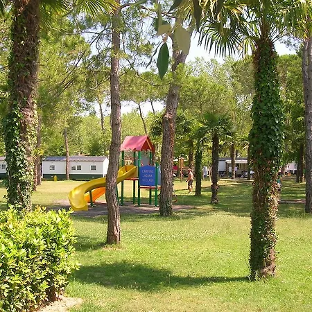 Happy Camp Mobile Homes In Laguna Village Kemping 3*